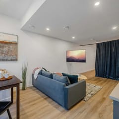 Natural Light, Big Windows, Studio w/ AC