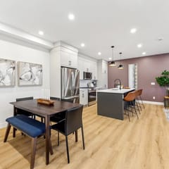 Two King Suites, Near Transit LRT, Garage, Balcony